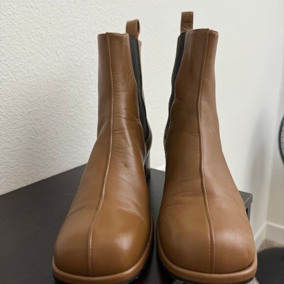 Squared Toe Chelsea Boots - Picture 6 of 8